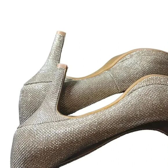 ** SPICY**Like new, soooooo cute, sexy and cool. Size 7 / Heel Height 3 inches - Picture 5 of 5